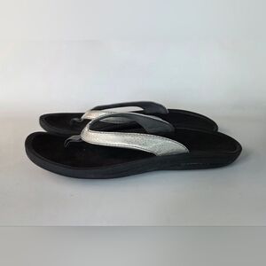 Olukai Kulapa Kai Silver Tone Women's Flip Flop Sandals Size 7